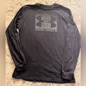 Black underarmour long sleeve